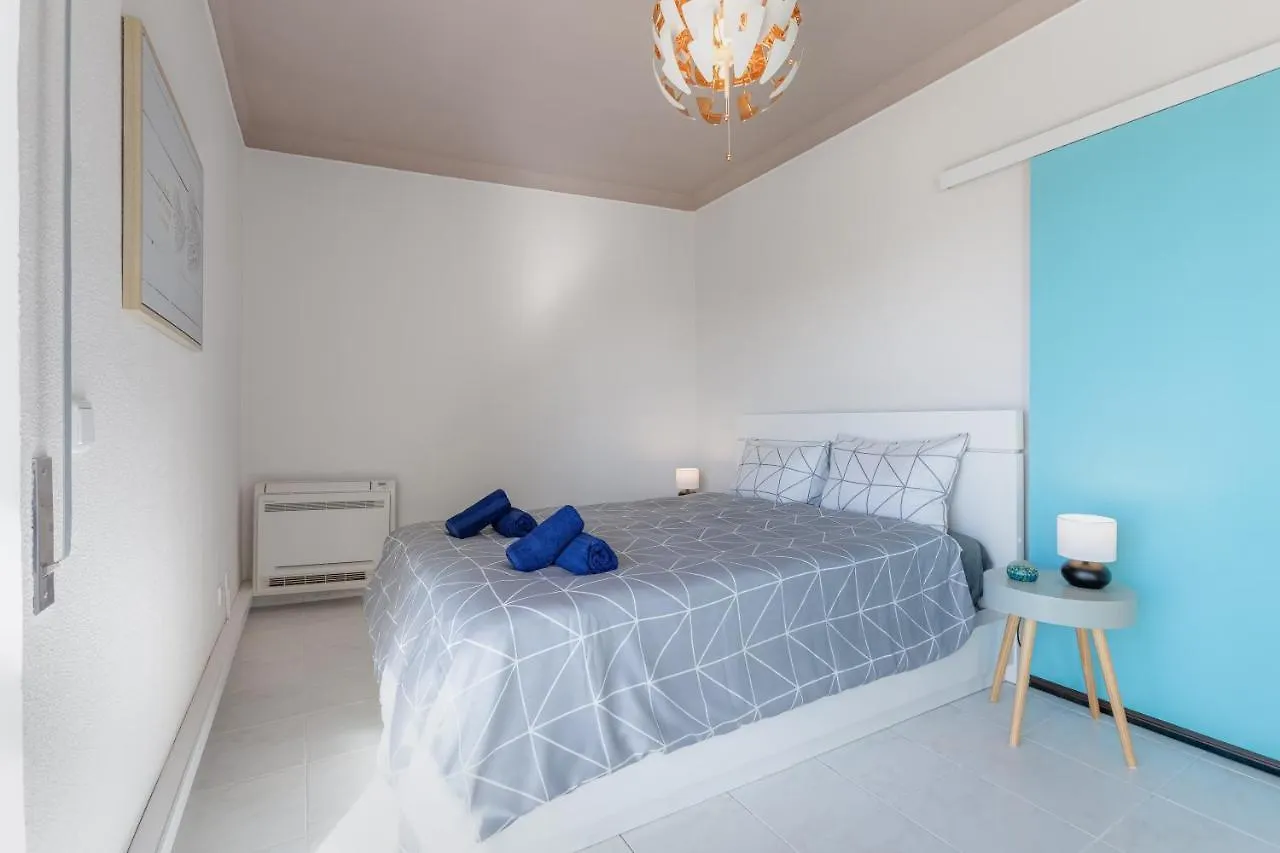 Max Crib - Seafront 2 Bedroom Apart With Ac And Private Parking In Armacao De Pera