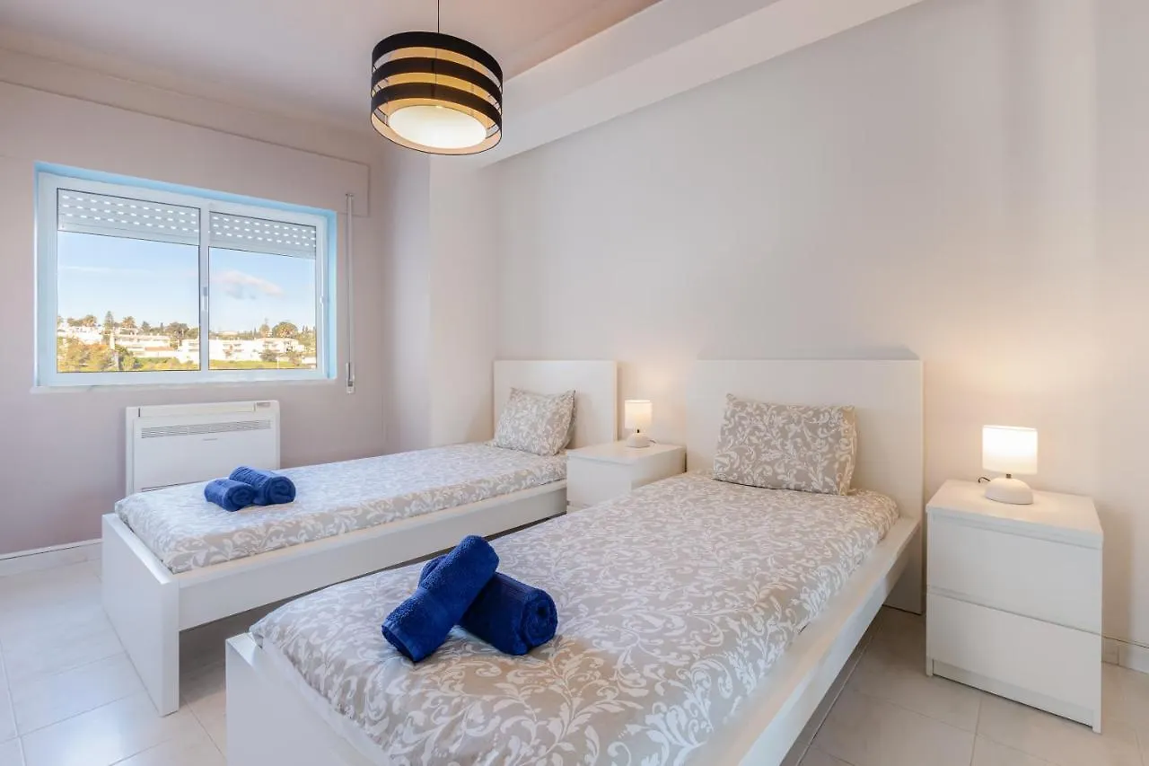 Max Crib - Seafront 2 Bedroom Apart With Ac And Private Parking In Armacao De Pera Portugal