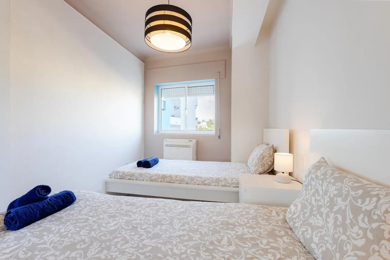 Apartment Max Crib - Seafront 2 Bedroom Apart With Ac And Private Parking In Armacao De Pera Portugal